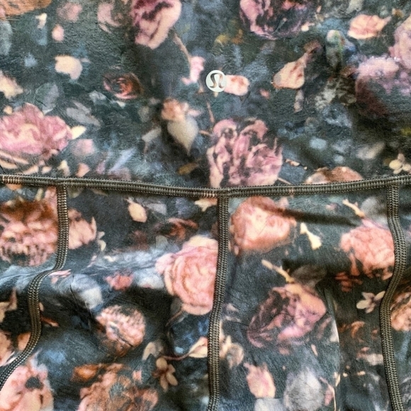 Lululemon Wunder Under Crop II Special Edition Scallop 24" Frosted Rose Multi 10 - Picture 7 of 16